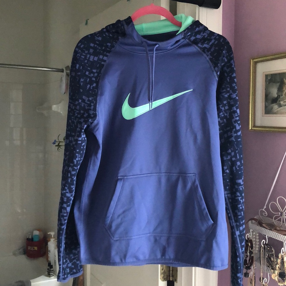 Nike sweatshirt never worn